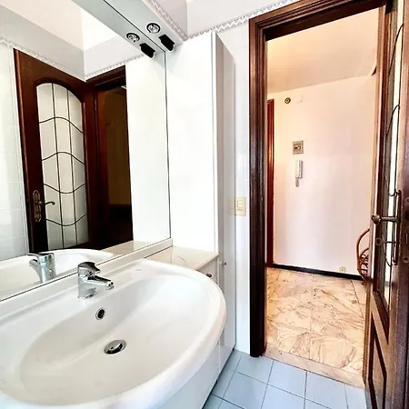 Out Finish Eugenia Apartment *